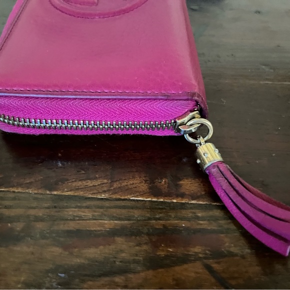 Authentic Gucci Soho Zip Wallet in Pink (Barbie Vibes!) Pebble Leather w Tassel - Picture 4 of 13